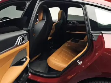 2023 BMW i4 с пробегом 39 855 км