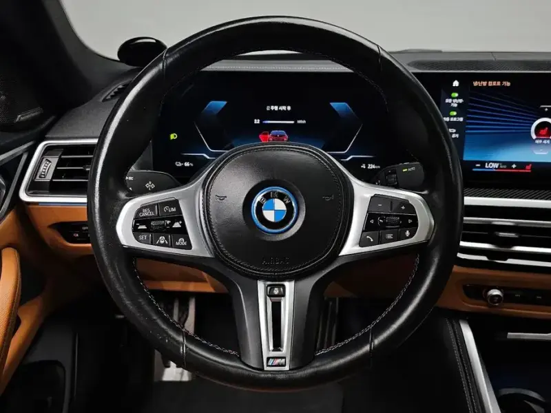 2023 BMW i4 с пробегом 39 855 км