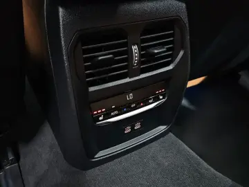 2023 BMW i4 с пробегом 39 855 км