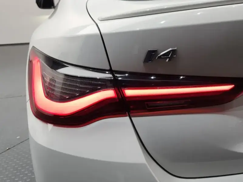 2022 BMW i4 с пробегом 107 624 км