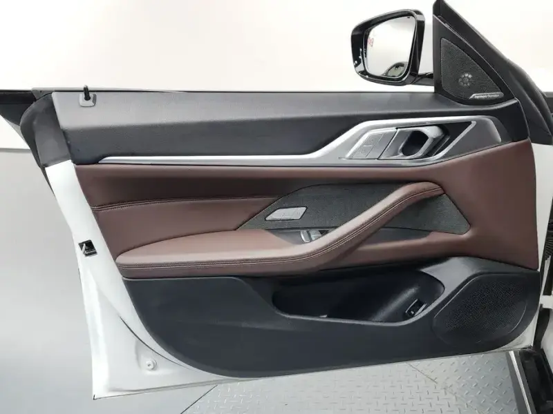 2022 BMW i4 с пробегом 107 624 км