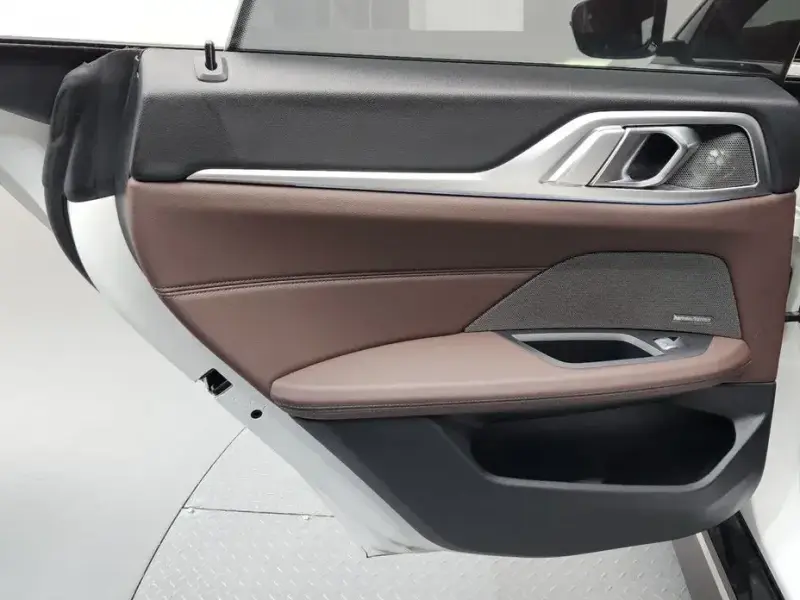 2022 BMW i4 с пробегом 107 624 км