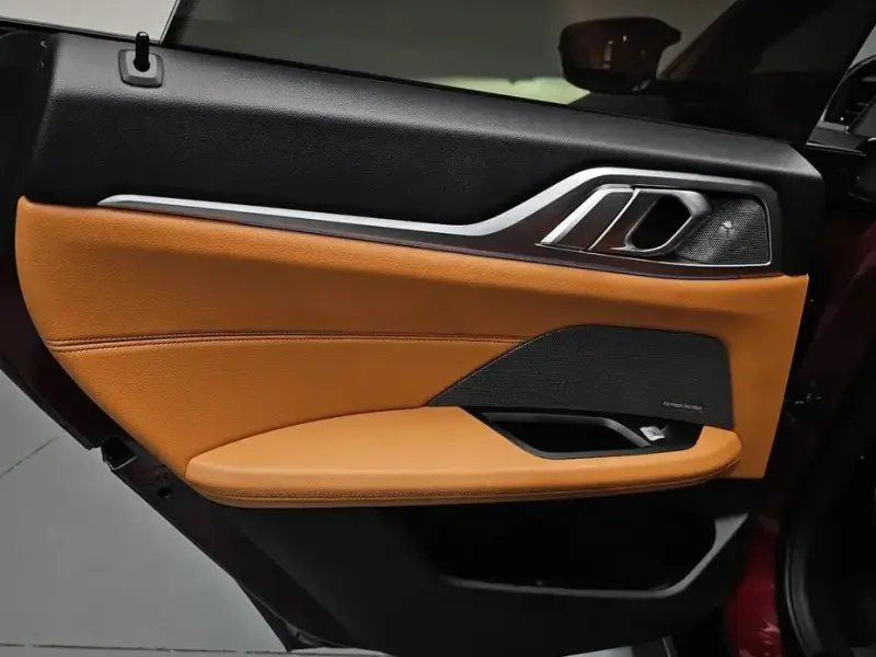 2023 BMW i4 с пробегом 39 855 км