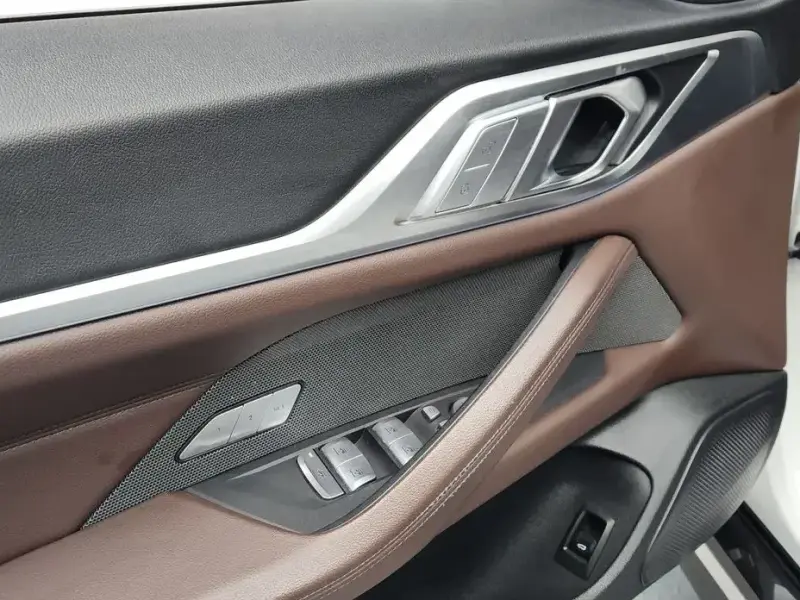 2022 BMW i4 с пробегом 107 624 км