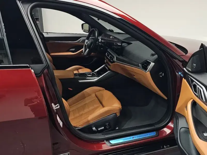 2023 BMW i4 с пробегом 39 855 км