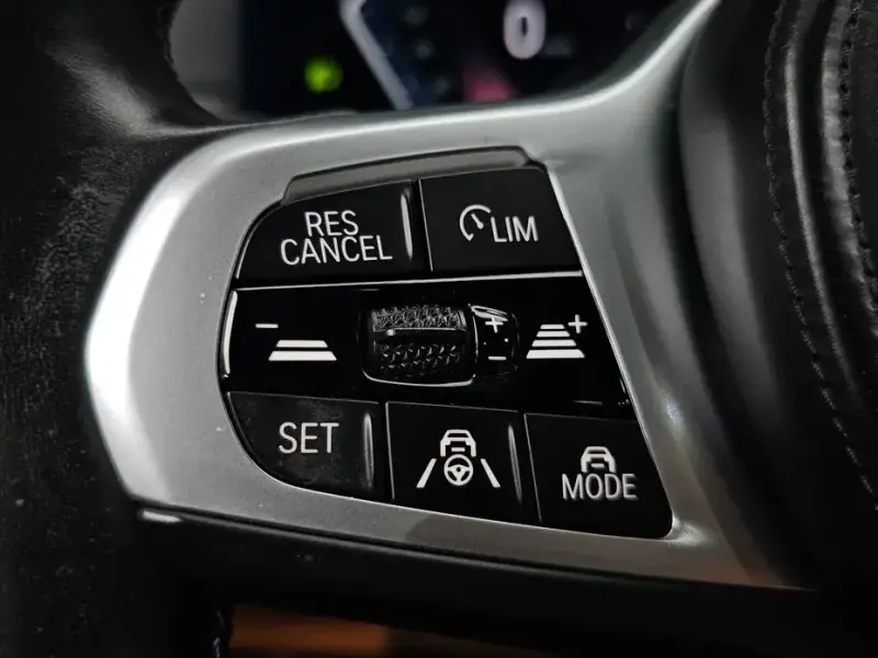2023 BMW i4 с пробегом 39 855 км