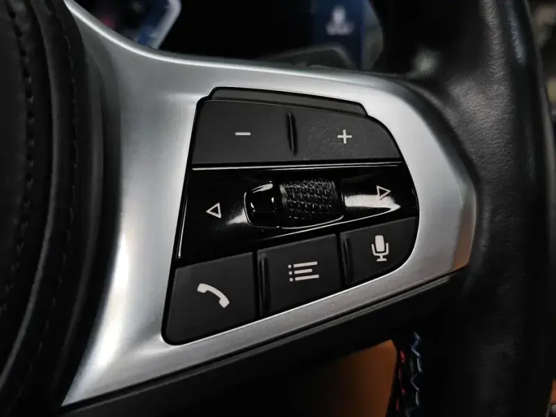 2023 BMW i4 с пробегом 39 855 км