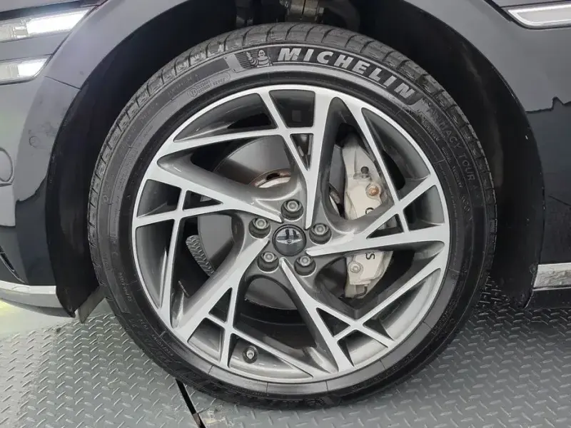 2023 Genesis G90 с пробегом 89 672 км