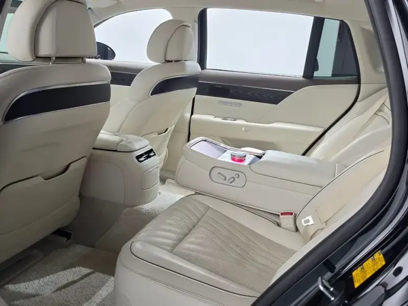 2023 Genesis G90 с пробегом 89 672 км