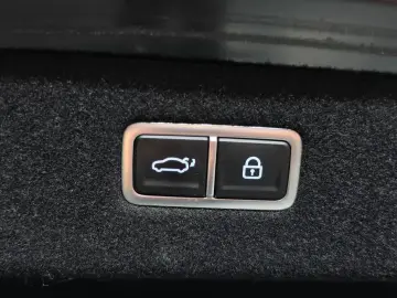2023 Genesis G90 с пробегом 89 672 км