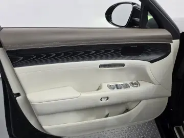 2023 Genesis G90 с пробегом 89 672 км