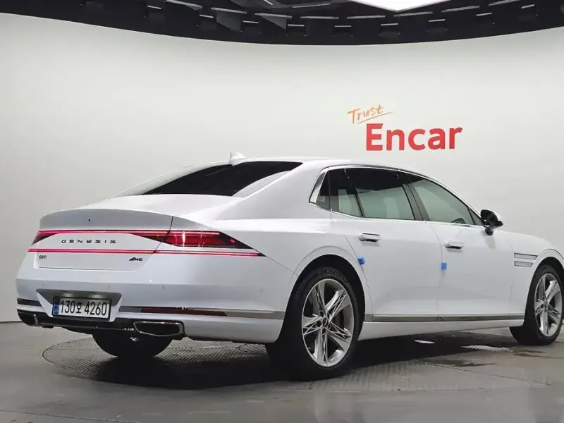 2023 Genesis G90 с пробегом 82 663 км