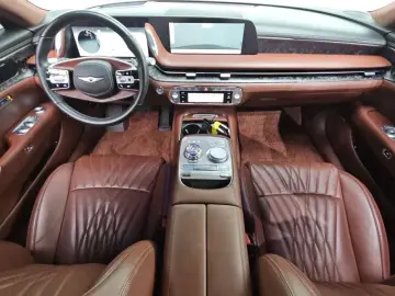 2023 Genesis G90 с пробегом 82 663 км