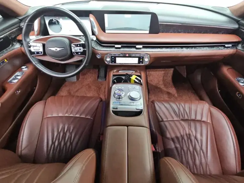 2023 Genesis G90 с пробегом 82 663 км