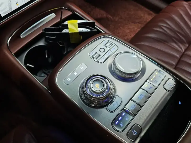 2023 Genesis G90 с пробегом 82 663 км