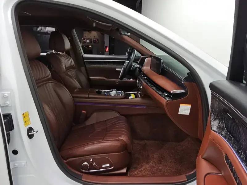 2023 Genesis G90 с пробегом 82 663 км