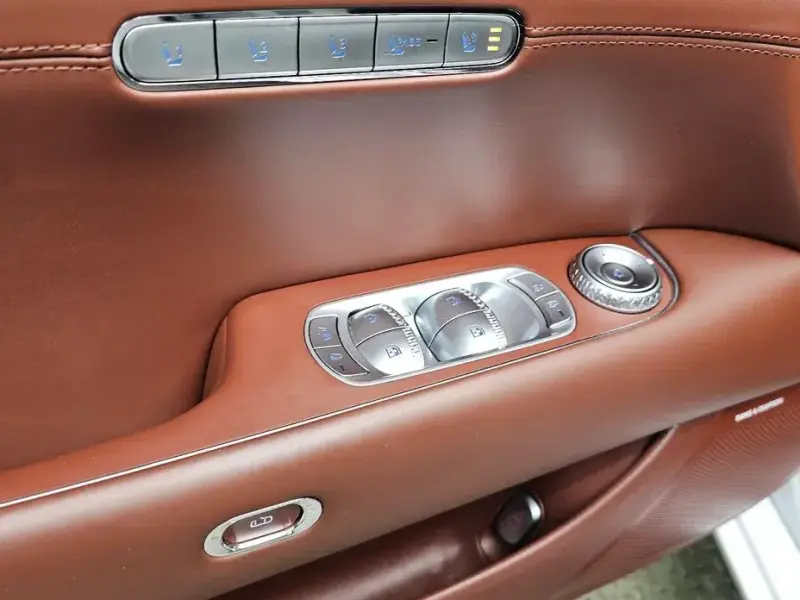 2023 Genesis G90 с пробегом 82 663 км