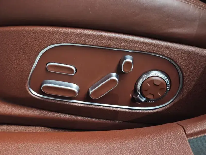 2023 Genesis G90 с пробегом 82 663 км