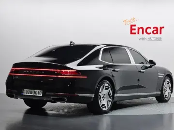 2023 Genesis G90 с пробегом 9 507 км