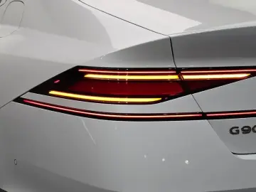 2023 Genesis G90 с пробегом 82 663 км