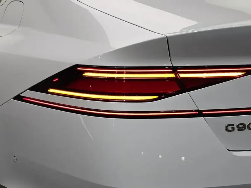 2023 Genesis G90 с пробегом 82 663 км