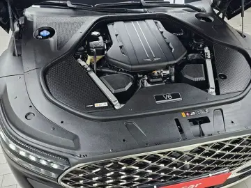 2023 Genesis G90 с пробегом 9 507 км