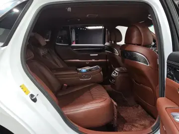 2023 Genesis G90 с пробегом 82 663 км