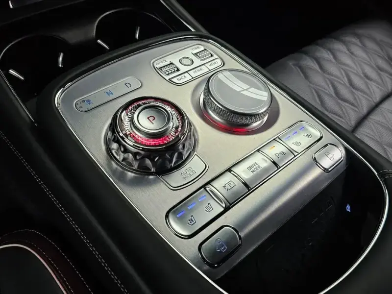 2023 Genesis G90 с пробегом 9 507 км