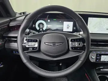 2023 Genesis G90 с пробегом 9 507 км