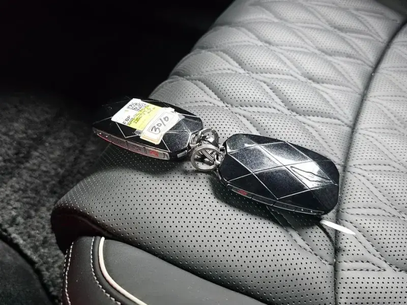 2023 Genesis G90 с пробегом 9 507 км