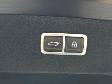 2023 Genesis G90 с пробегом 9 507 км