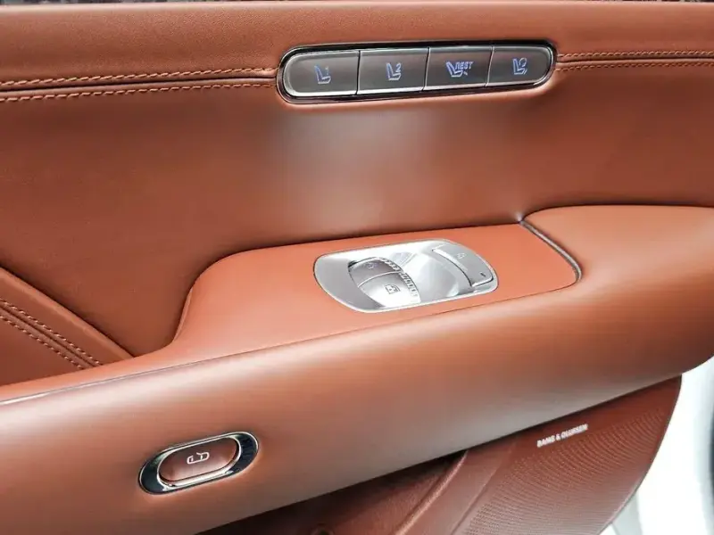 2023 Genesis G90 с пробегом 82 663 км
