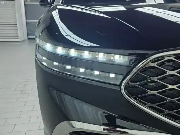 2023 Genesis G90 с пробегом 9 507 км