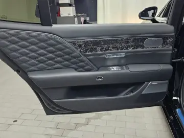 2023 Genesis G90 с пробегом 9 507 км