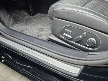 2023 Genesis G90 с пробегом 9 507 км