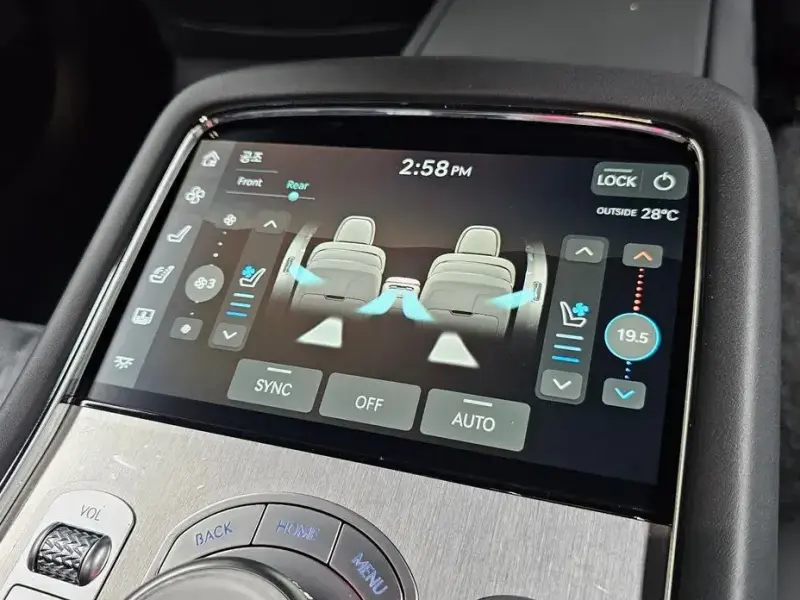 2023 Genesis G90 с пробегом 9 507 км
