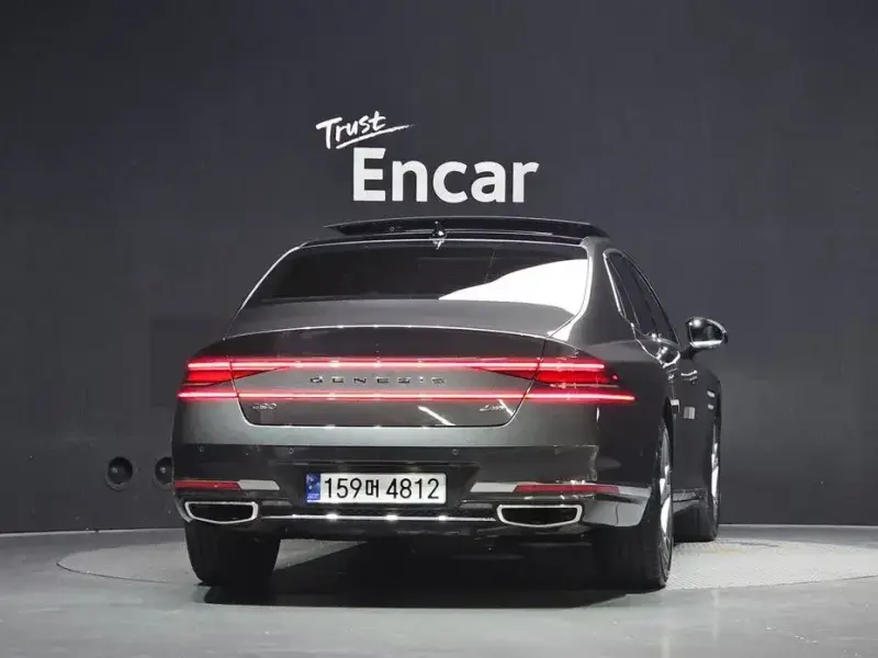 2023 Genesis G90 с пробегом 48 712 км