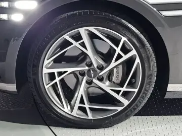 2023 Genesis G90 с пробегом 48 712 км