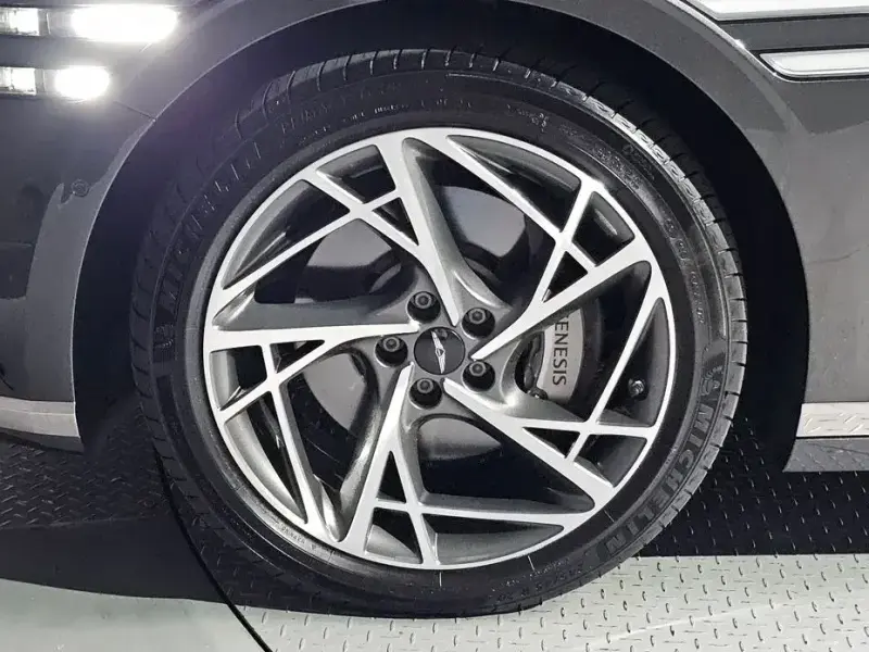 2023 Genesis G90 с пробегом 48 712 км