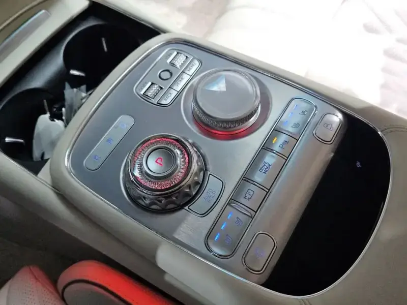 2023 Genesis G90 с пробегом 48 712 км