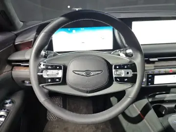 2023 Genesis G90 с пробегом 56 711 км