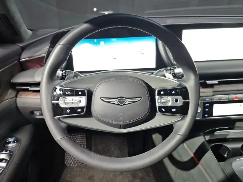 2023 Genesis G90 с пробегом 56 711 км