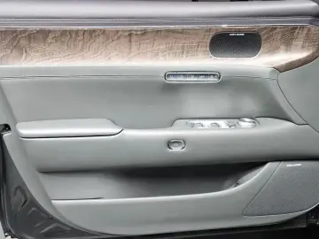 2023 Genesis G90 с пробегом 56 711 км