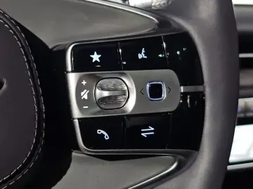 2023 Genesis G90 с пробегом 56 711 км
