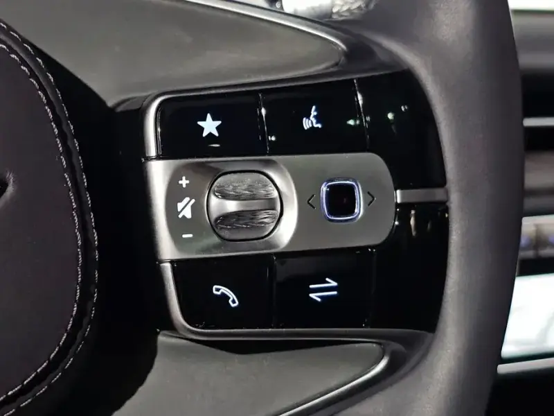 2023 Genesis G90 с пробегом 56 711 км