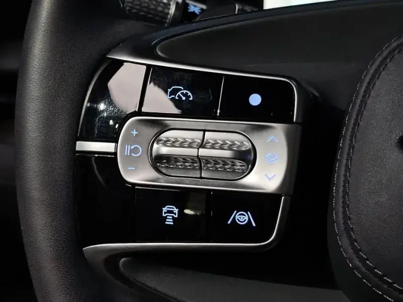 2023 Genesis G90 с пробегом 56 711 км