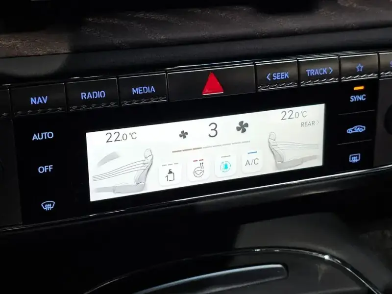 2023 Genesis G90 с пробегом 56 711 км