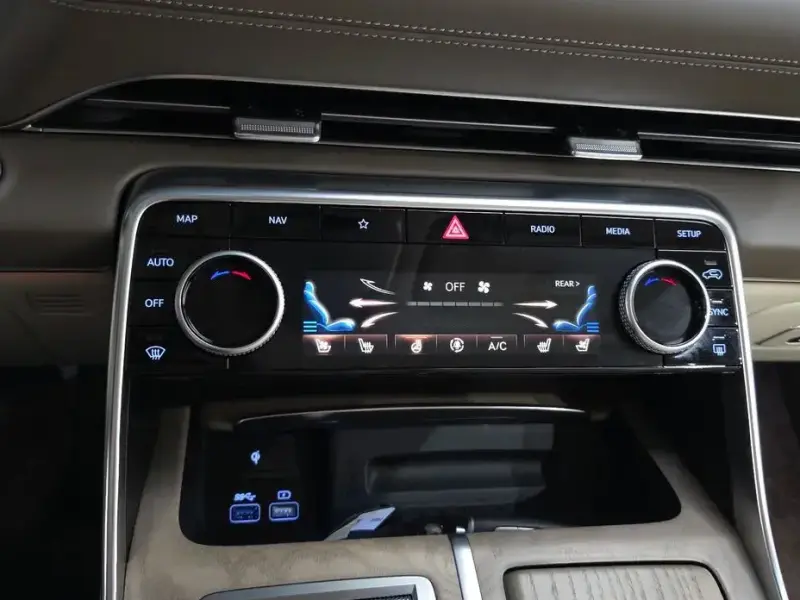 2023 Genesis GV80 с пробегом 75 425 км