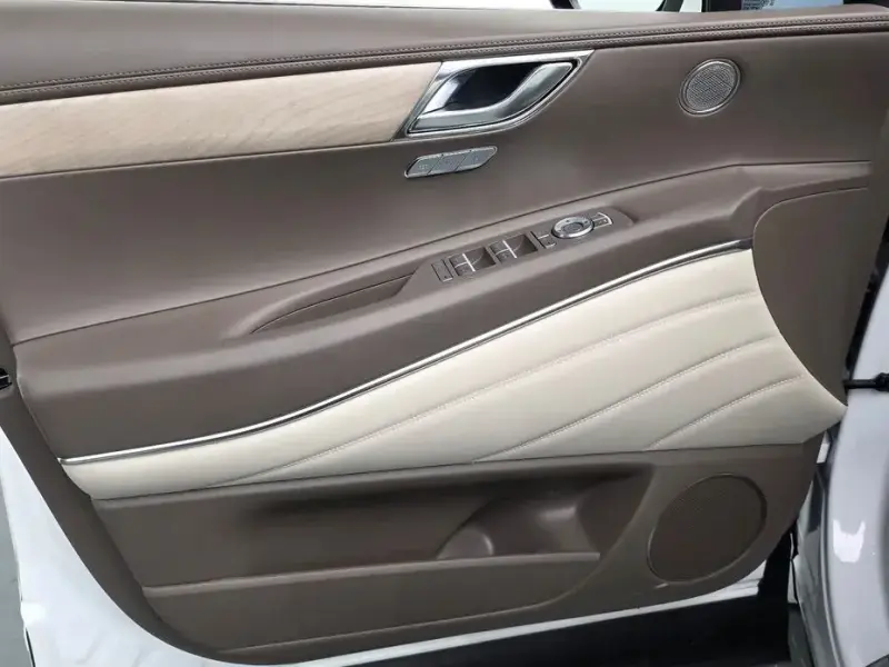 2023 Genesis GV80 с пробегом 75 425 км