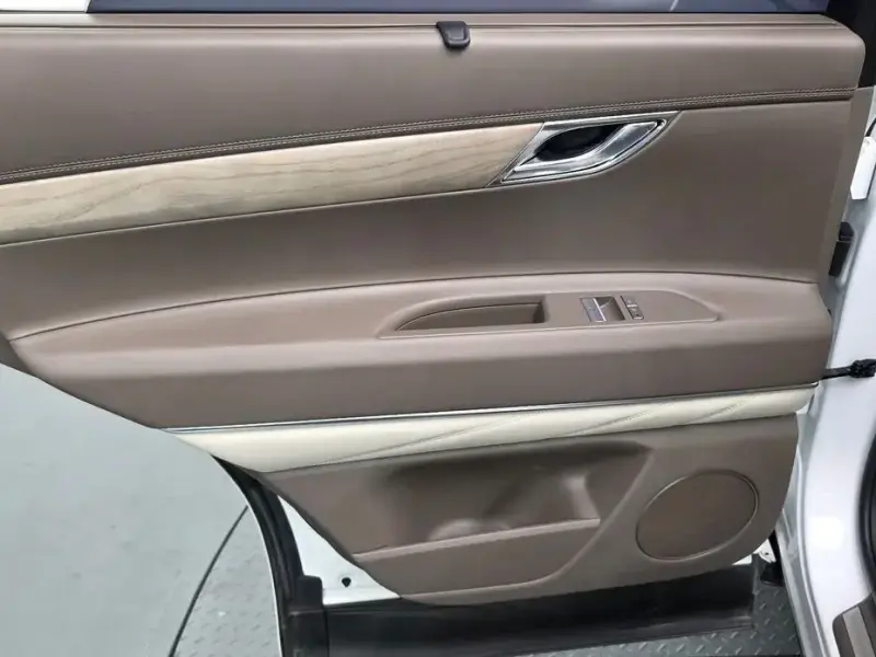2023 Genesis GV80 с пробегом 75 425 км